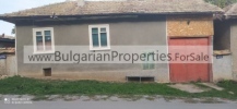 Продава се двуетажна къща с кладенец в село Водица