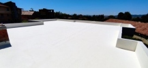 Полагане на хидроизолация с течна гума на плоски покриви и открити тераси.