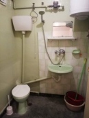 Давам под наем самостоятелна стая без хазяи със самостоятелна баня и тоалетна до
